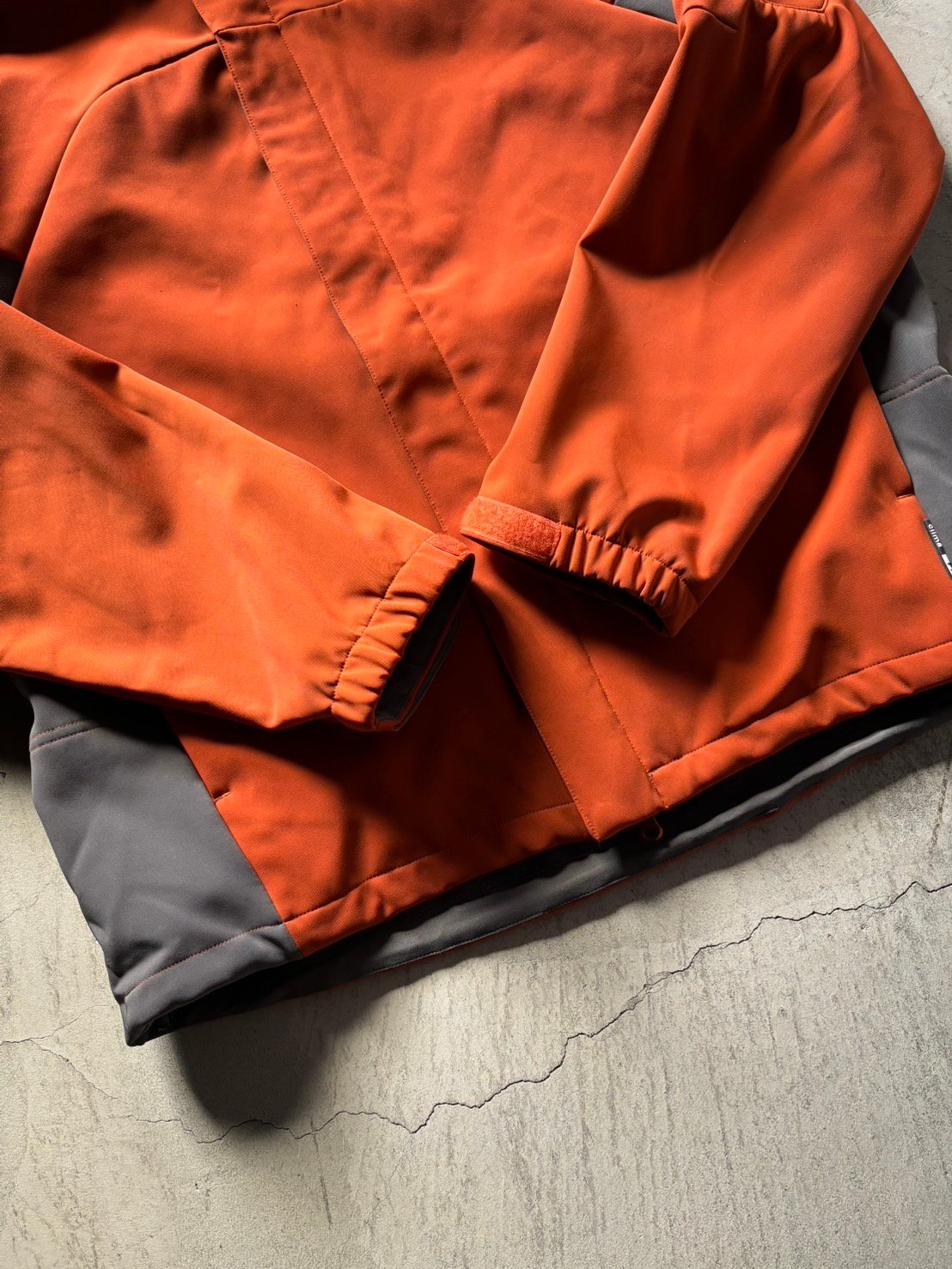 00s salomon archive 旧ロゴ シェルパンツ テックy2k 2000s 2000年代 サロモン アウトドア テック モックシューズ