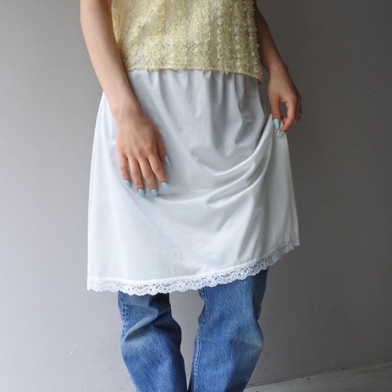 lace design layered skirt