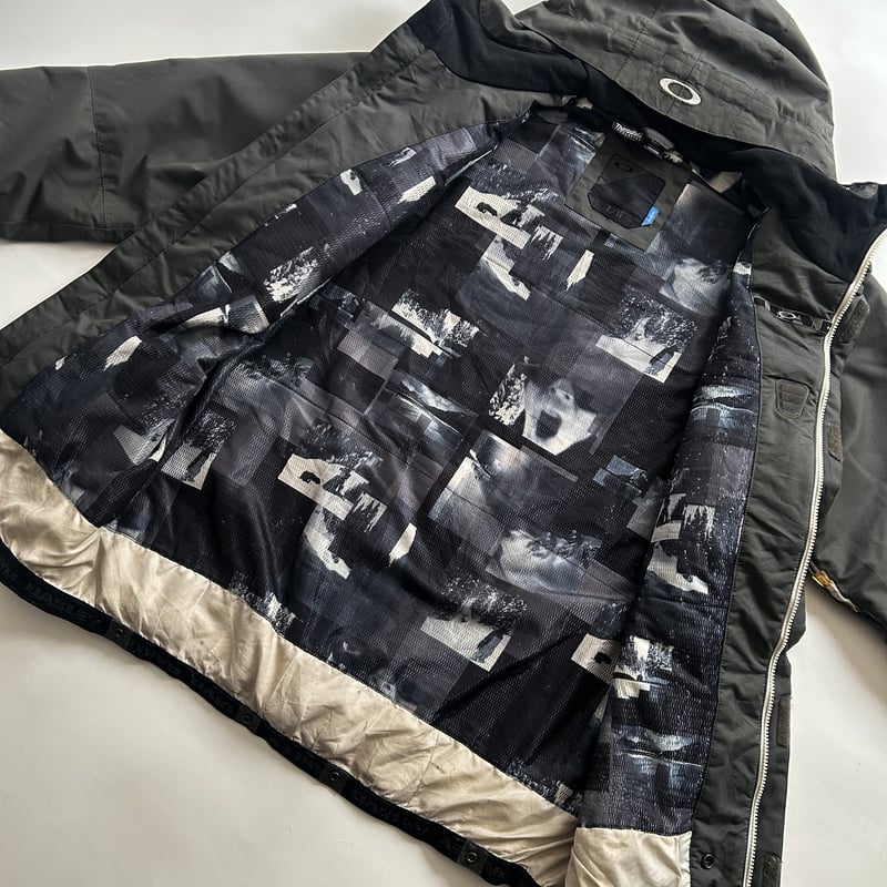 00s Oakley ski jacket | sui & shara 00s Oakley ski jacket | sui & shara