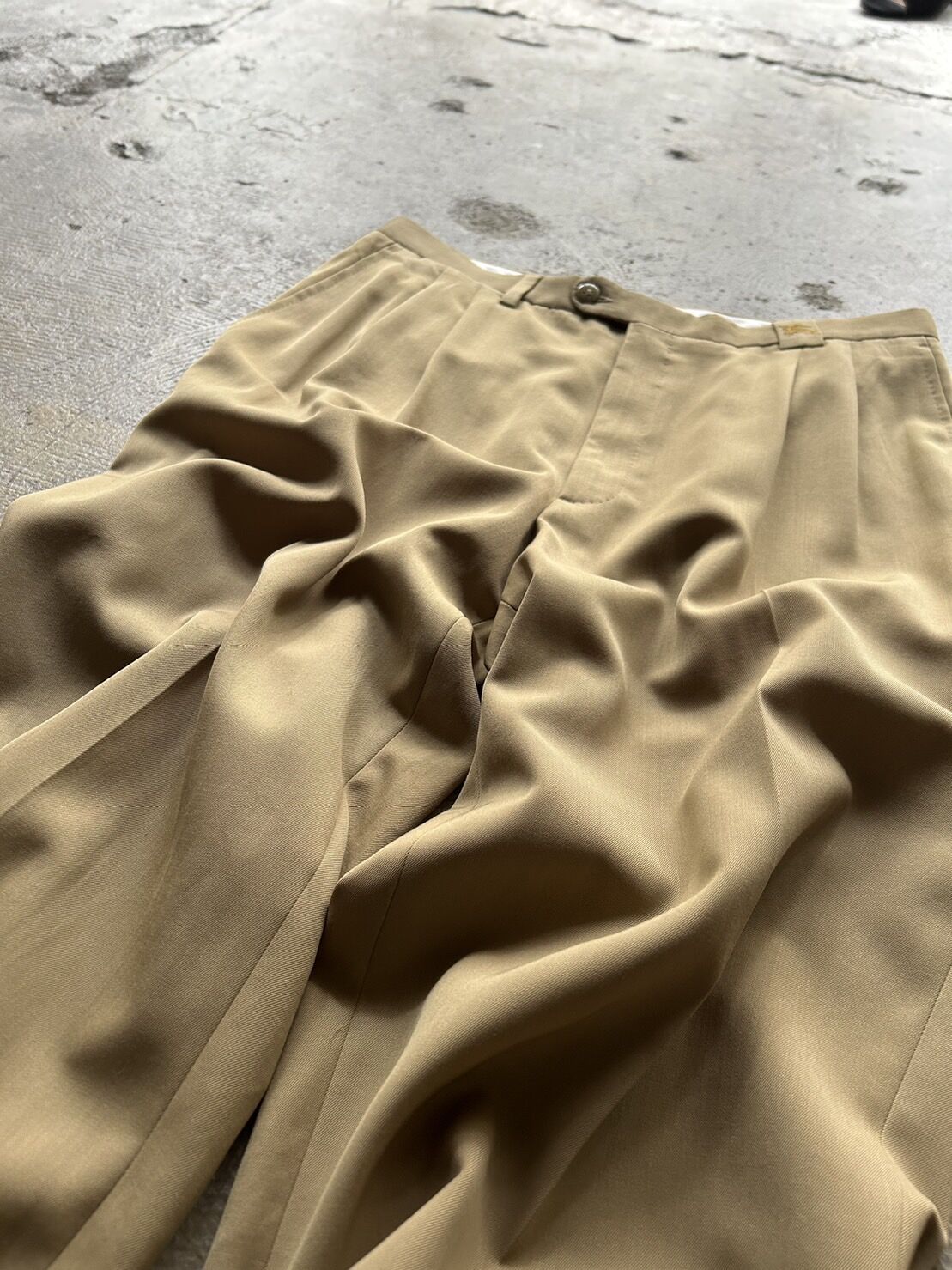 90's Burberrys worsted wool 2tuck slacks | sui 90's Burberrys worsted wool 2tuck slacks | sui