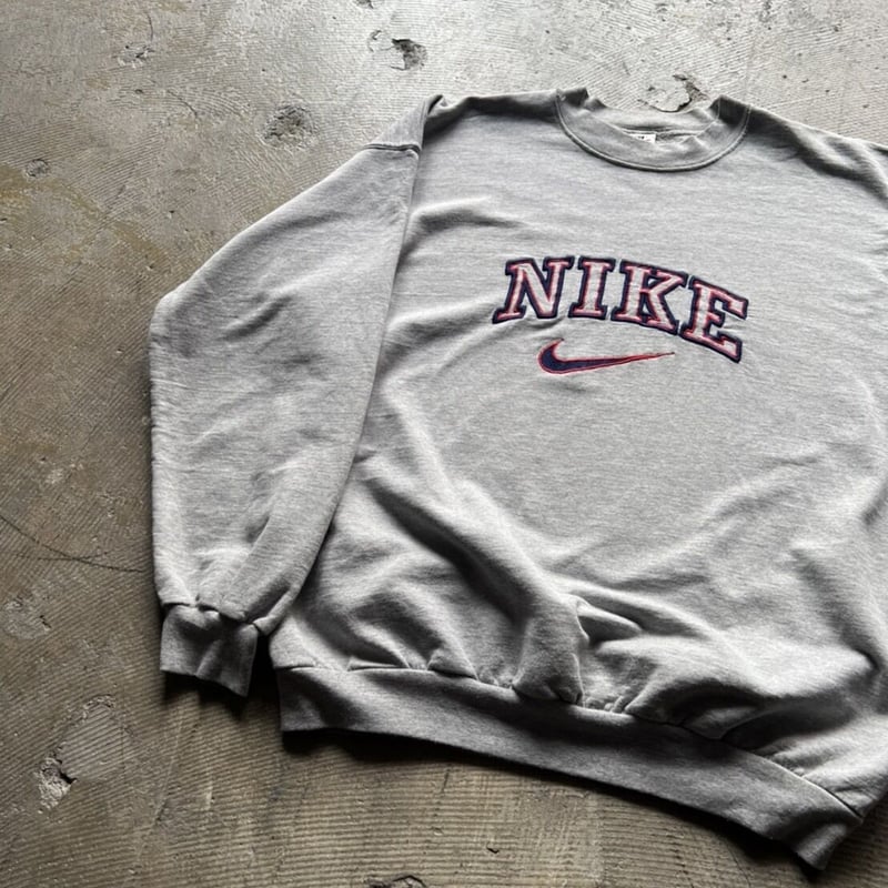 90s NIKE logo sweat Made in USA | sui & shara 90s NIKE logo sweat Made in USA | sui & shara