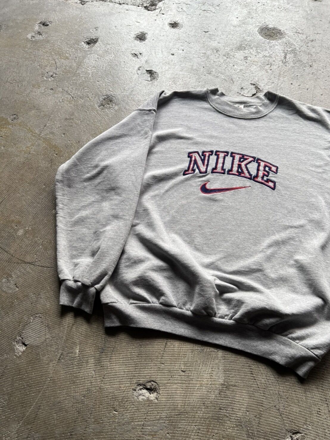 90s NIKE logo sweat Made in USA | sui & shara