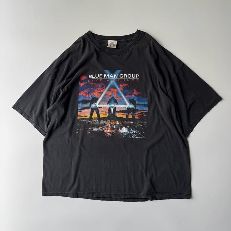 ~00s Blue Man Group print tee