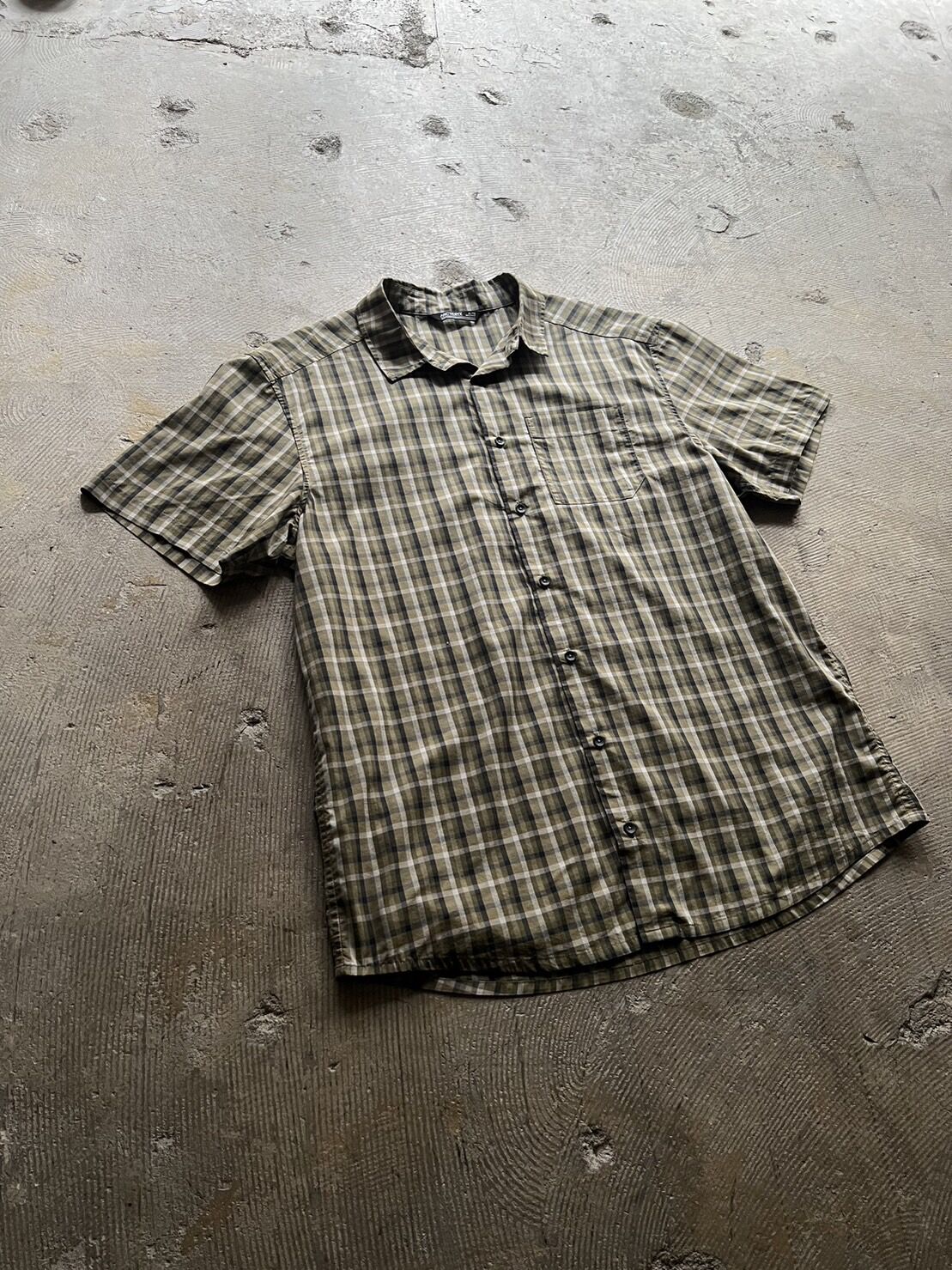 ARC’TERYX チェックシャツ　半袖シャツ ARC'TERYX アークテリクス チェック柄半袖シャツ グリーン L