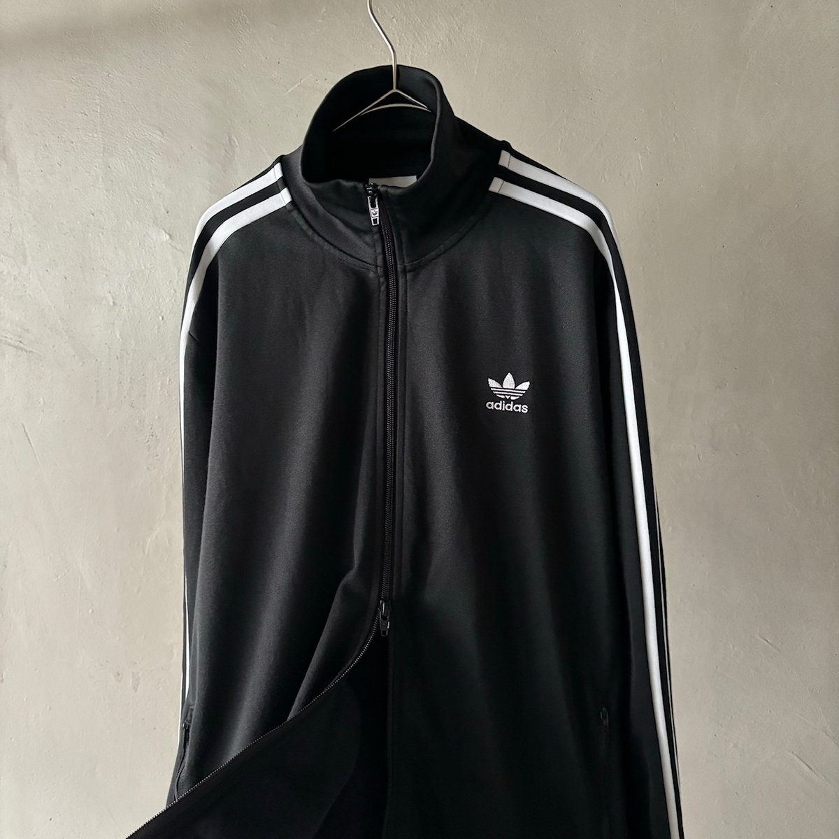 90s 短丈ベロアトラックジャケット usa古着 cityboy ダブルジップ fit=scale-down,w=1200