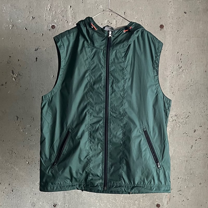 90s GAP nylon vest | sui & shara