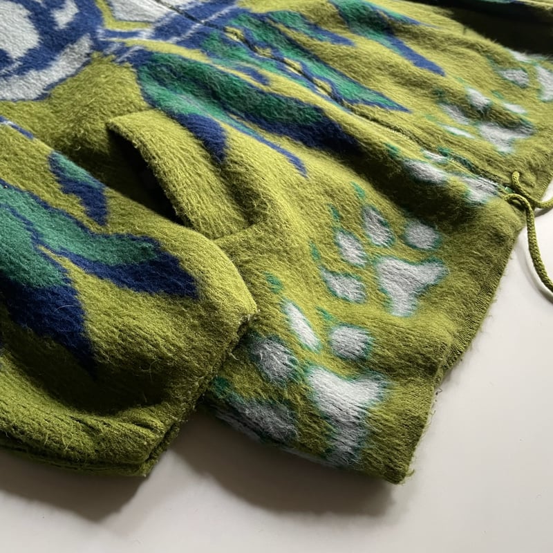 ひなは 90's All-over pattern zip-up hoodie | sui & shara