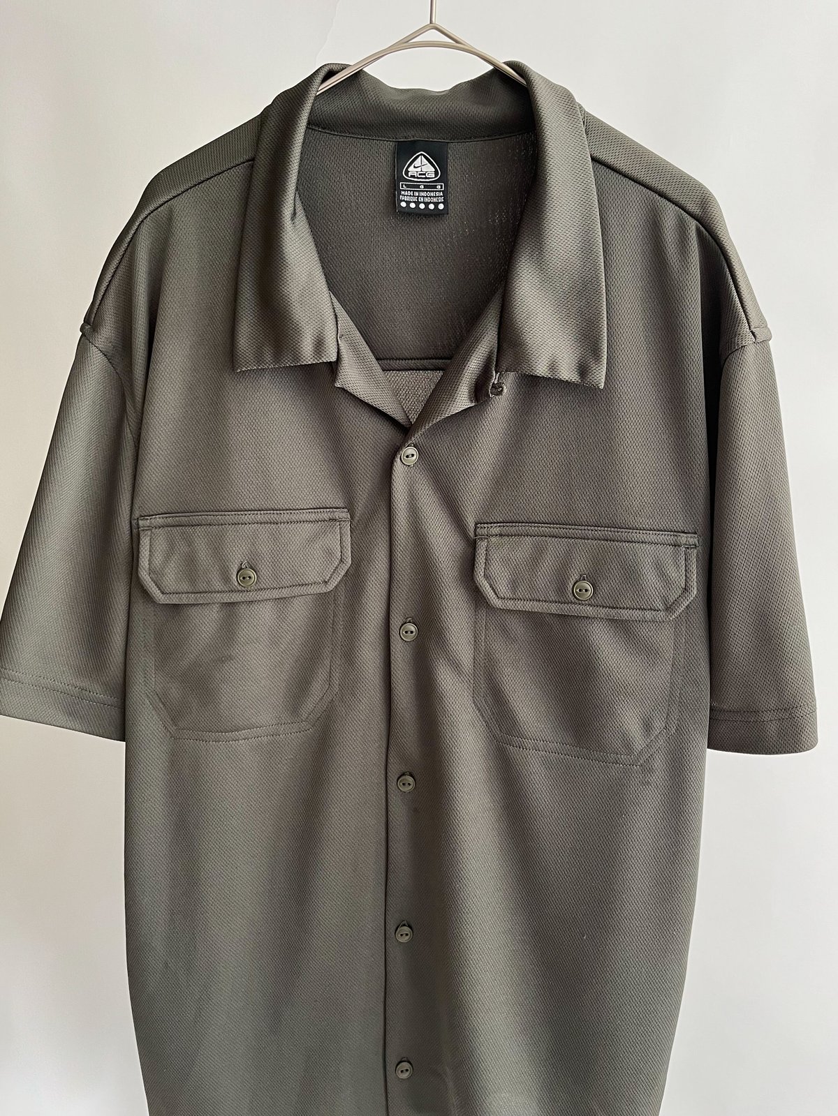 90s Nike ACG open collar shirt | sui & shara