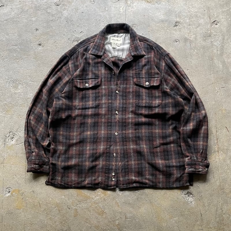 90's Eddie Bauer plaid pattern open collar shir