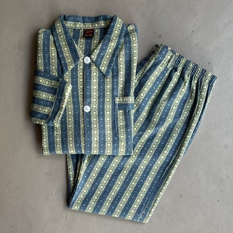 80s~ striped pattern euro pajamas setup