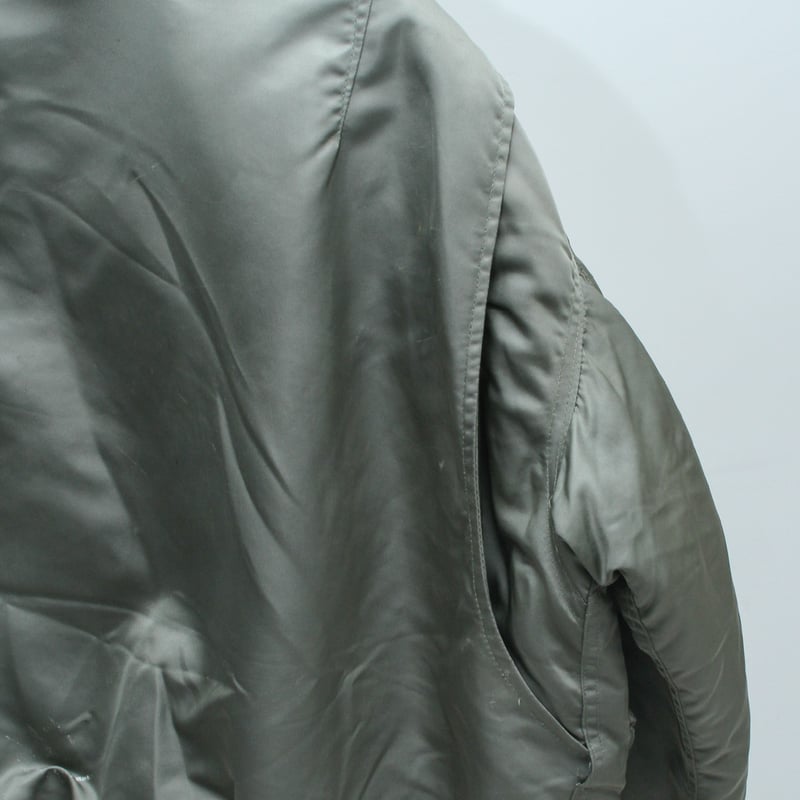 90s AVIREX CWU-45/p type flight jacket made in