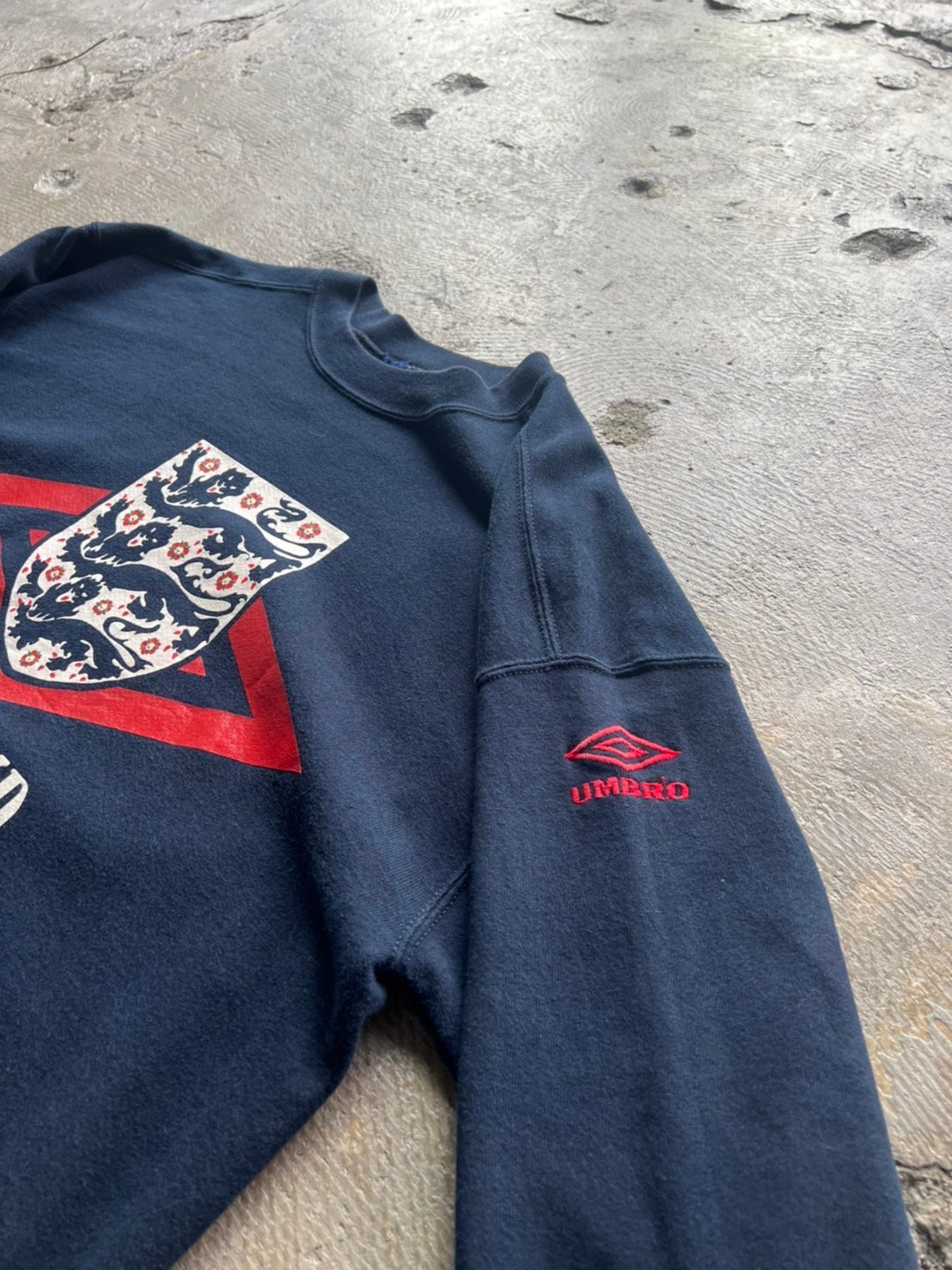 Umbro イングランド　スウェット UMBRO/別注 UMBRO ワンポイントロゴ刺繍 裏起毛ラグラン