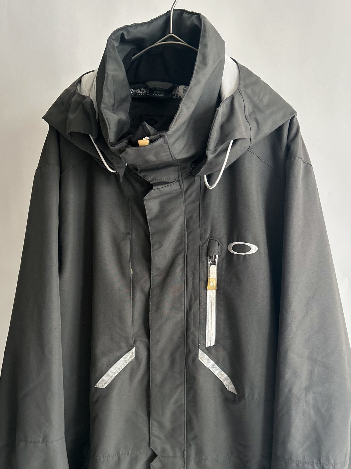 00s Oakley ski jacket | sui & shara 00s Oakley ski jacket | sui & shara