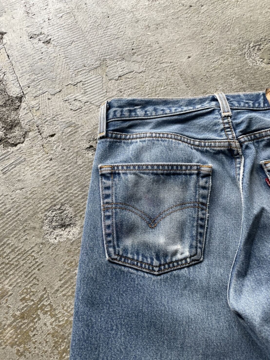 90s Levi's 501XX Made in USA | sui & shara 90s Levi's 501XX Made in USA | sui & shara
