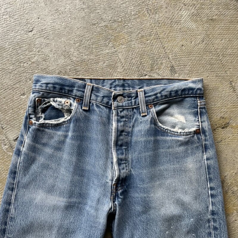 90s Levi's 501XX Made in USA | sui & shara 90s Levi's 501XX Made in USA | sui & shara