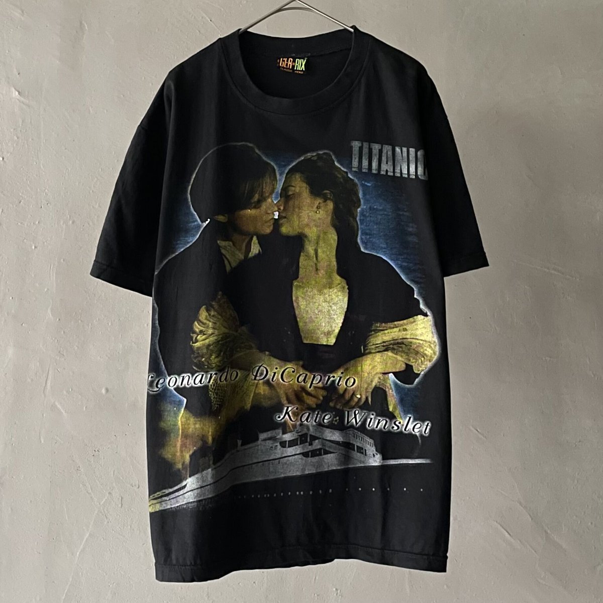90s Taitanic bootleg movie tee | sui & shara 90s Taitanic bootleg movie tee | sui & shara