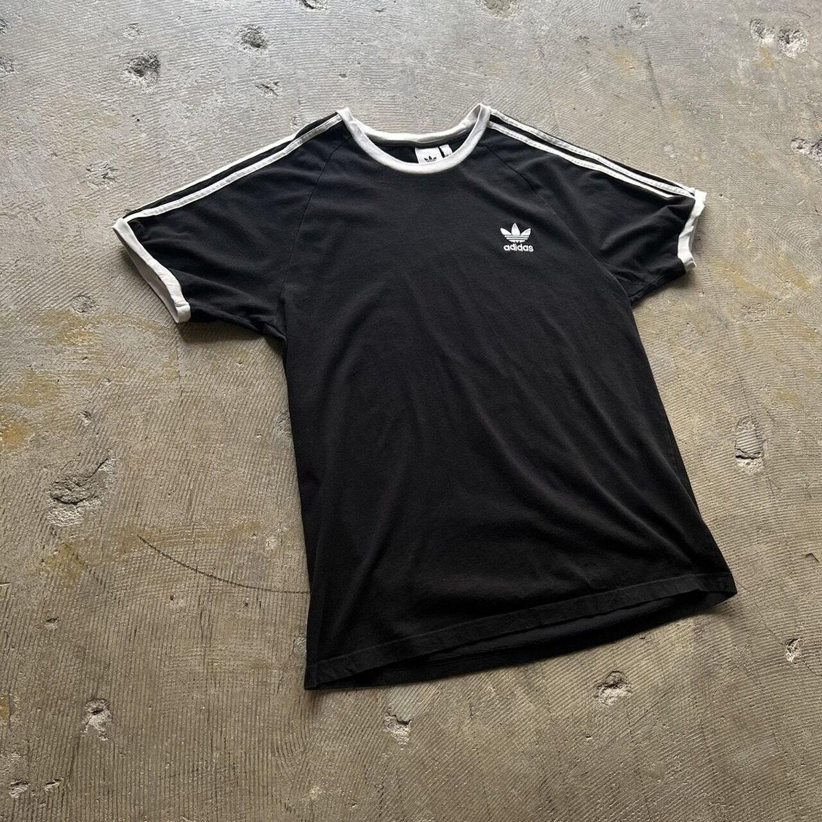 adidas ringer tee | sui & shara