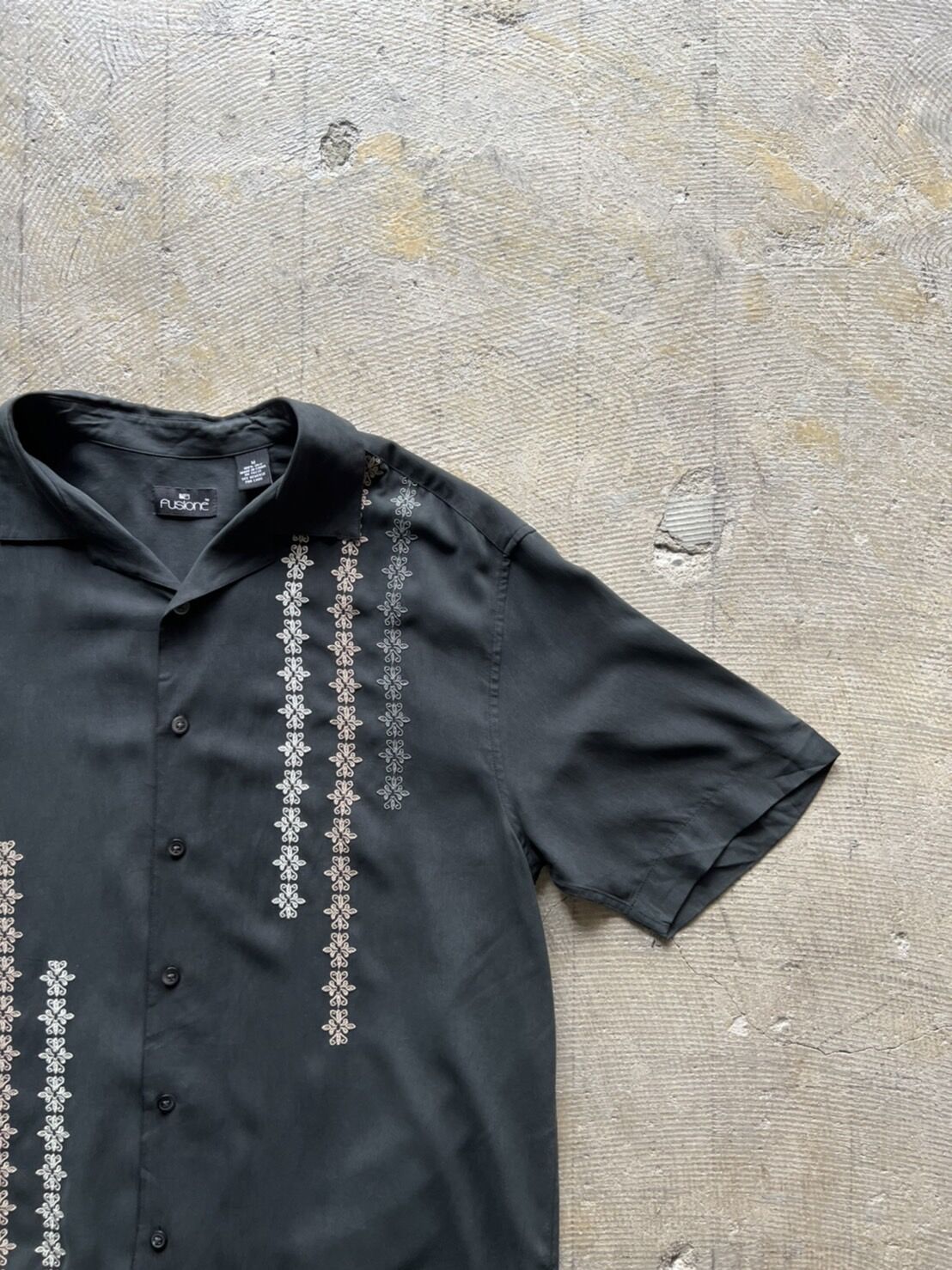 90s embroidery design open collar silk shirt |