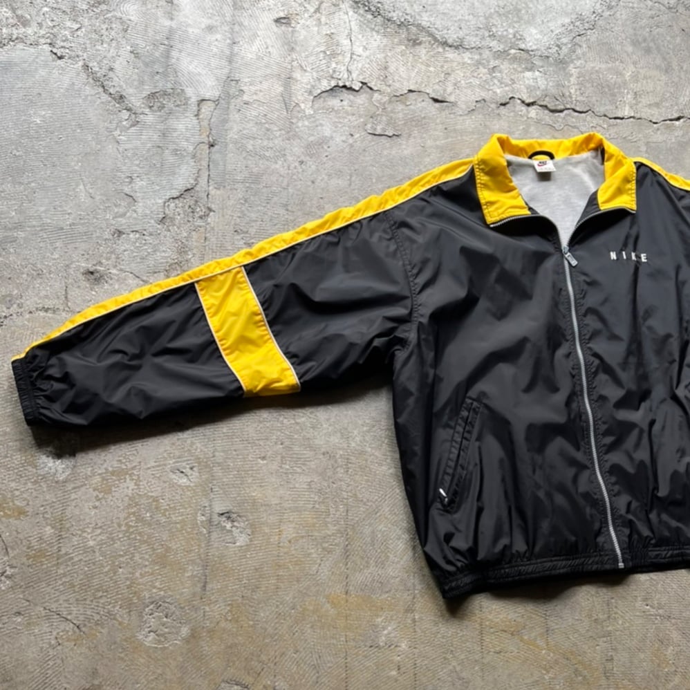 90s Nike nylon jacket | sui & shara