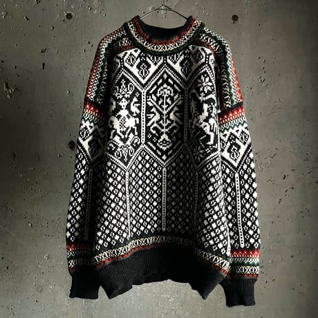 Dale of Norway  Nordic pattern wool knit
