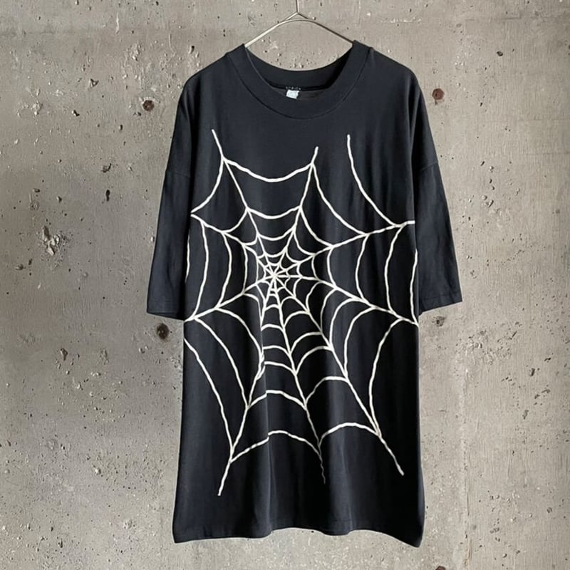 90s spider web print tee | sui & shara 90s spider web print tee | sui & shara