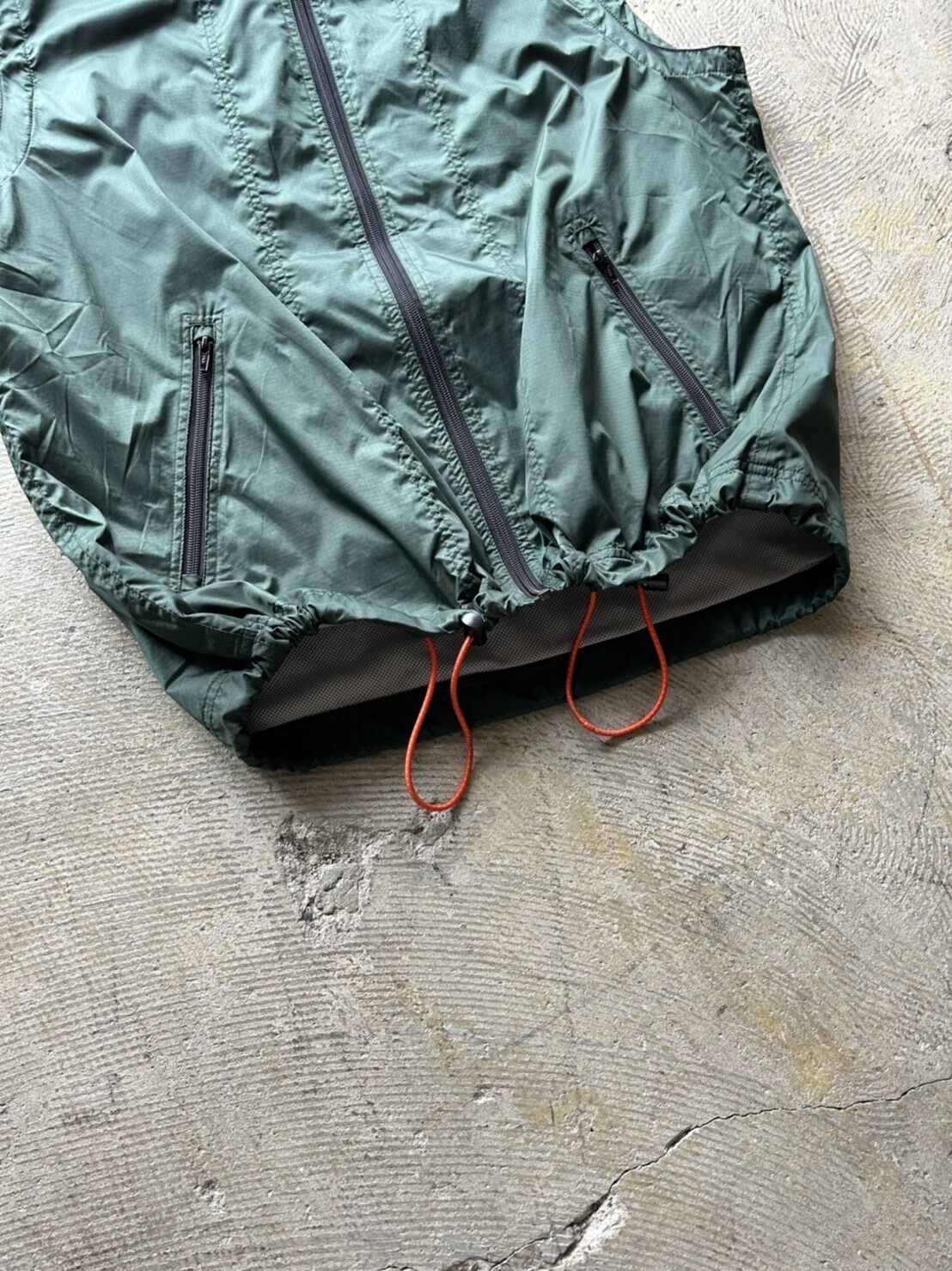 ジャケット・アウター 90's OLD GAP TECH VEST USED】90's OLD GAP TACTICAL NYLON VEST KHAKI |