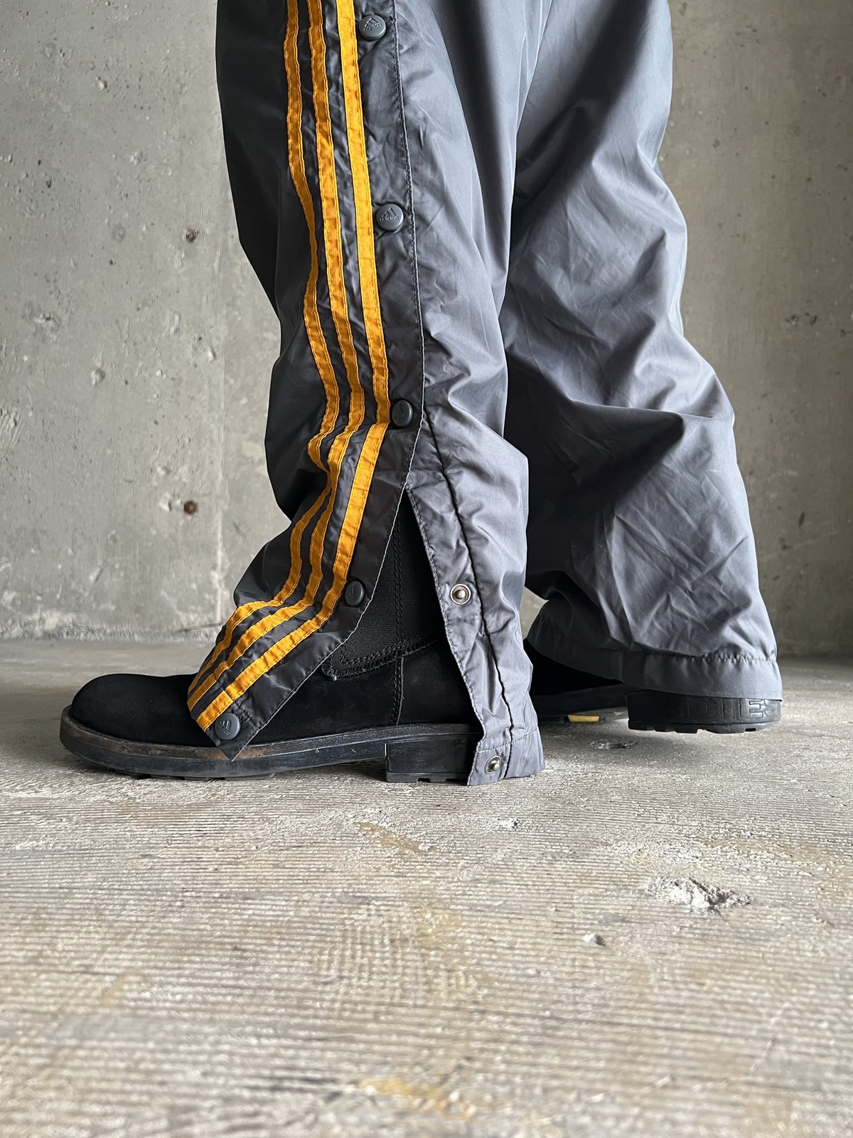 vintage 90s old adidas デサント製 nylon pants Adidas Originals × Descente Track nylon pants Medium size