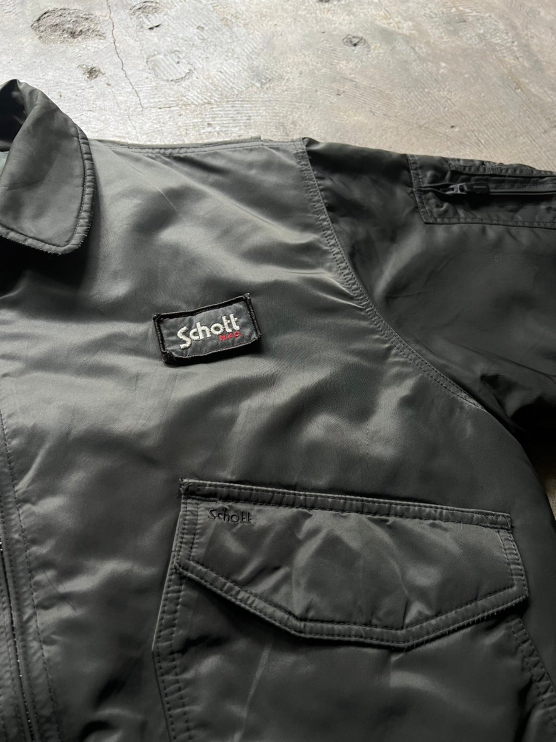 90s Schott CWU-R flight jacket | sui & shara 90s Schott CWU-R flight jacket | sui & shara