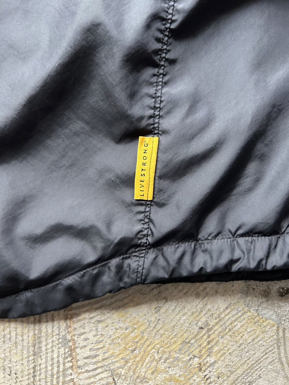 90's Nike “LIVESTRONG”half zip pullover | sui &