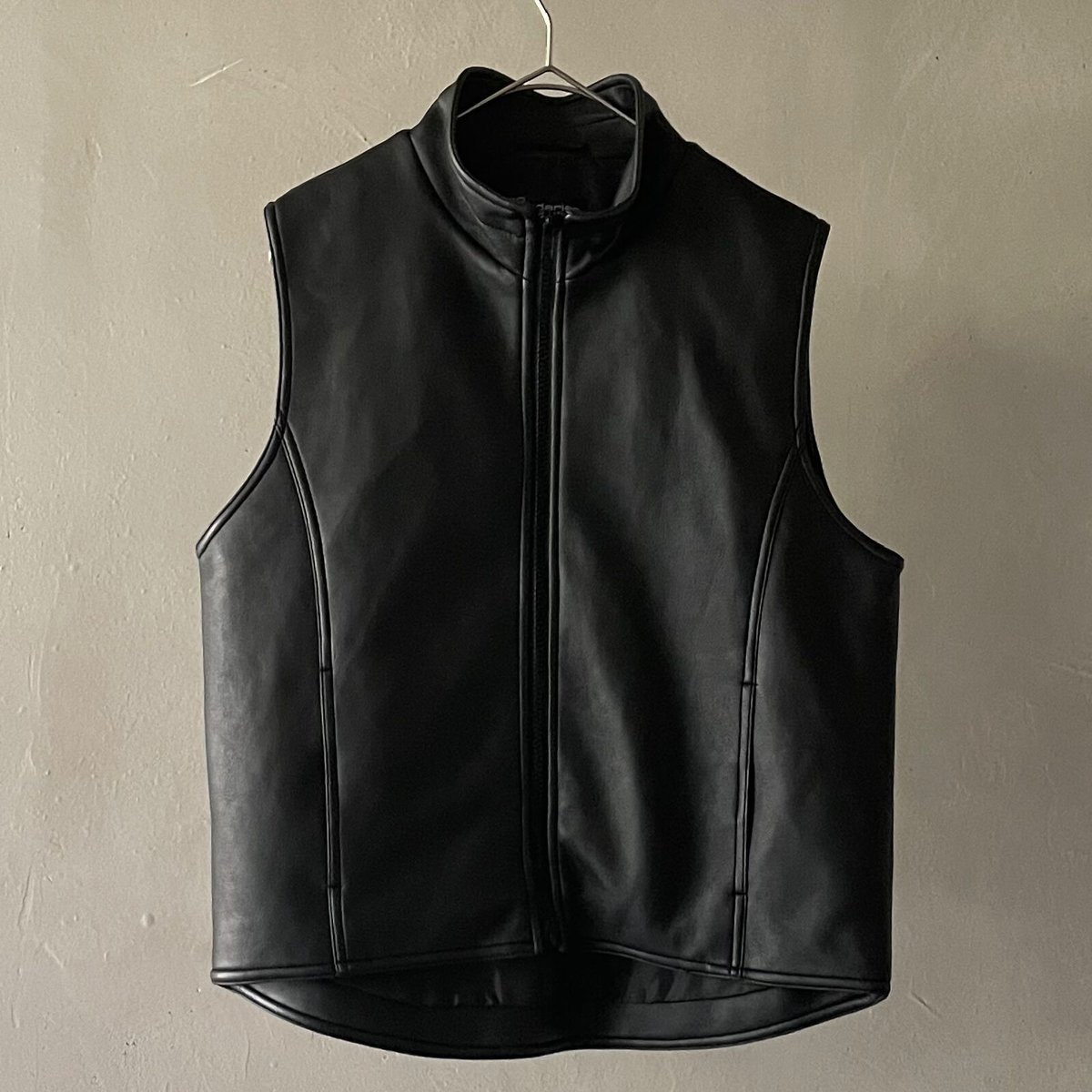 GALFY×WARP FAUX LEATHER VEST フェイクレザー ベスト - メルカリ 