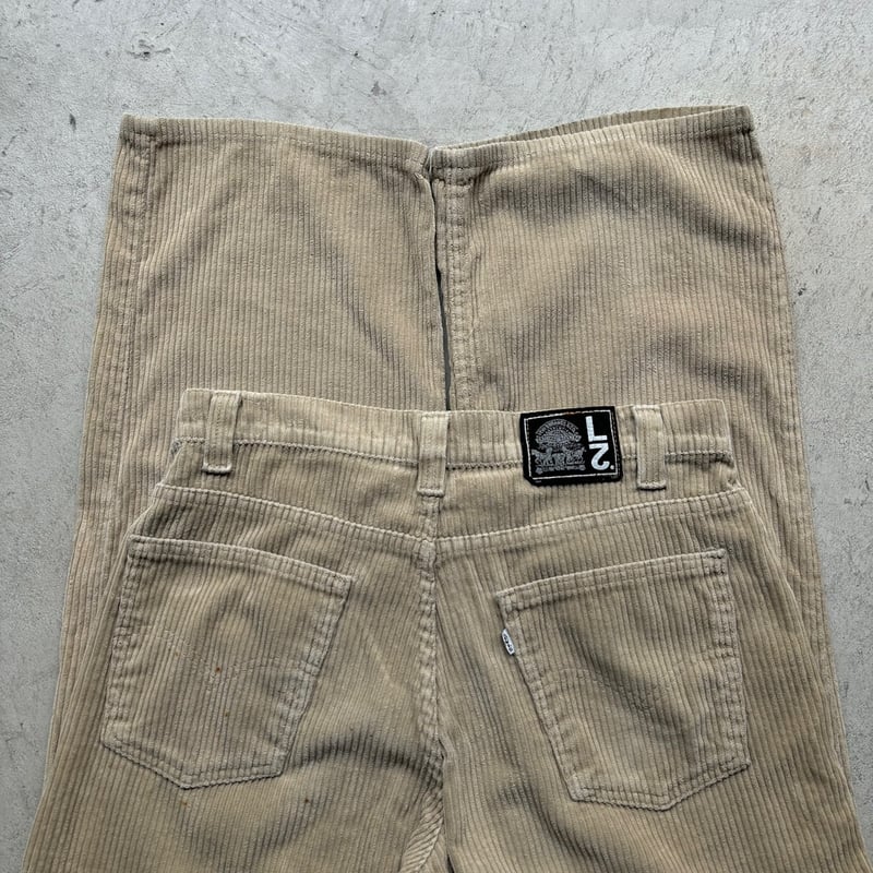 90s Levis L2 corduroy buggy pants | sui & shara 90s Levis L2 corduroy buggy pants | sui & shara