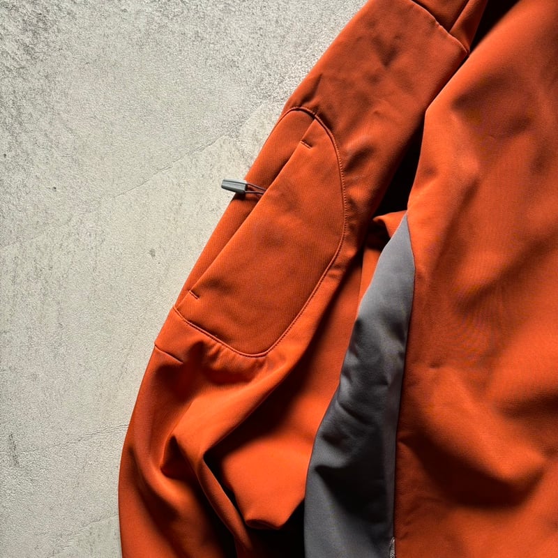 00s Salomon softshell jacket | sui & shara 00s Salomon softshell jacket | sui & shara