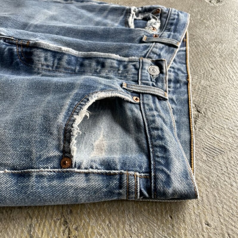 90s Levi's 501XX Made in USA | sui & shara 90s Levi's 501XX Made in USA | sui & shara