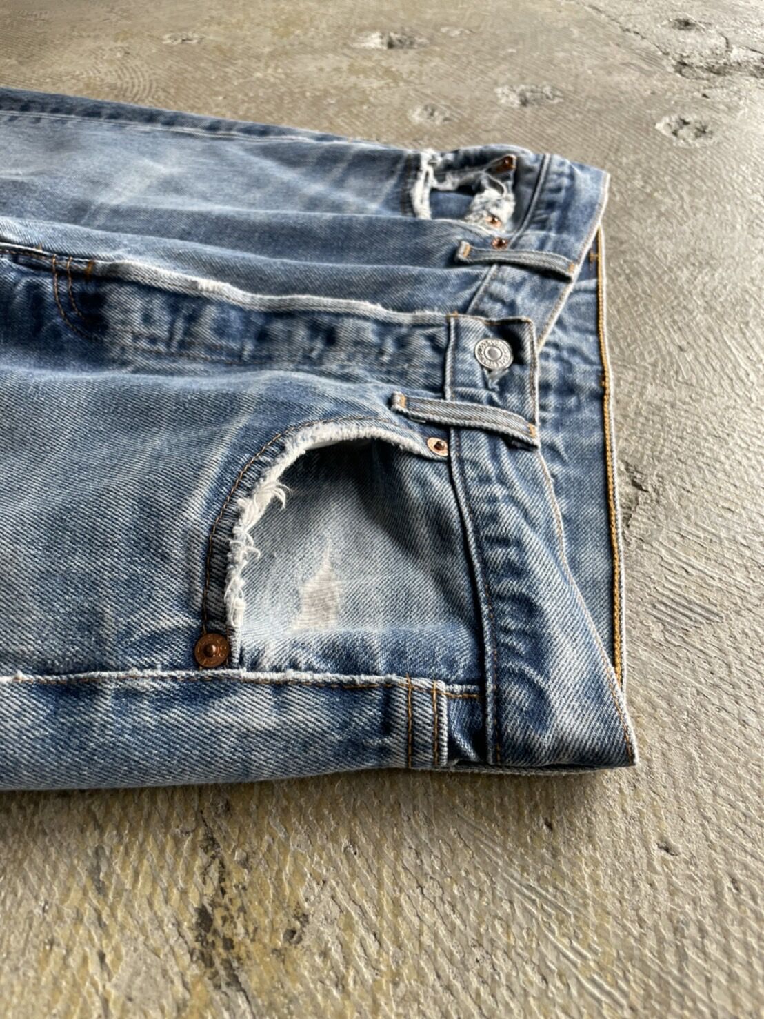 90s Levi's 501XX Made in USA | sui & shara 90s Levi's 501XX Made in USA | sui & shara