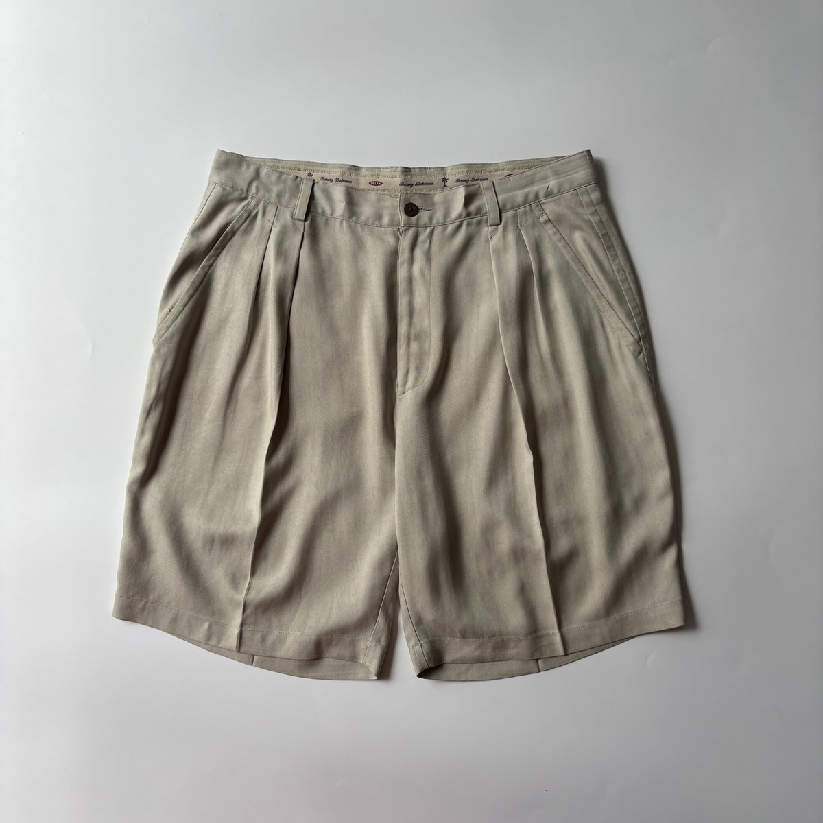90s  BAHAMAトミーバハマ ツータックスラックスショーツシルク Tommy Bahama silk slacks shorts | sui & shara