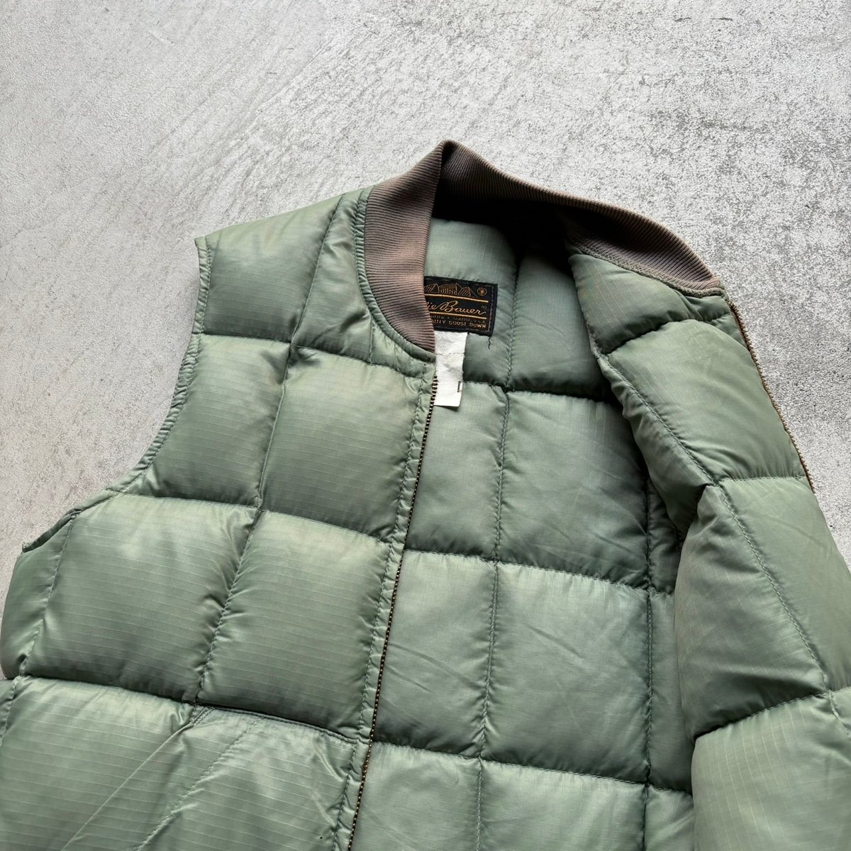 Vintage Eddie Bauer ダウンベスト L カーキ Vintage Eddie Bauer ダウンベスト L カーキ