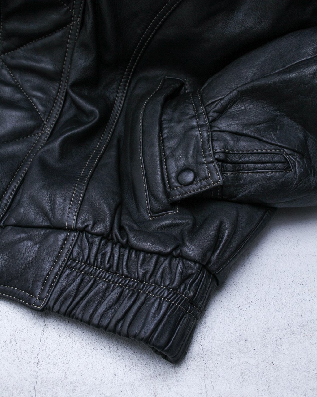 90s Tracker type leather jacket | sui & shara