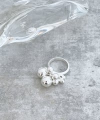 silver ball ring A409