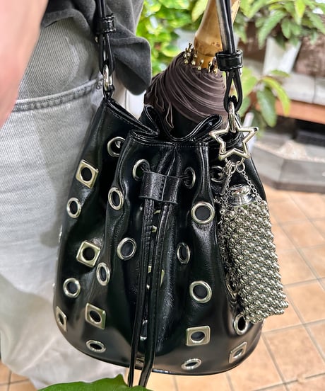 geo stud buket bag C702