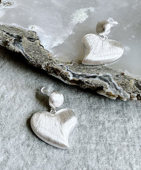 heart pierce B411