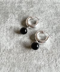 black onyx hoop pierce D406