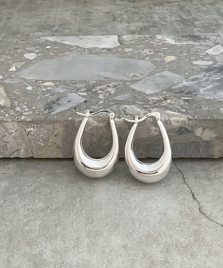 U-shaped pierce G409