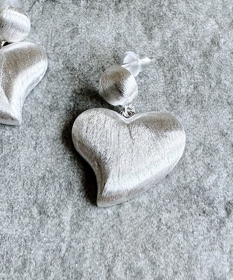 heart pierce B411