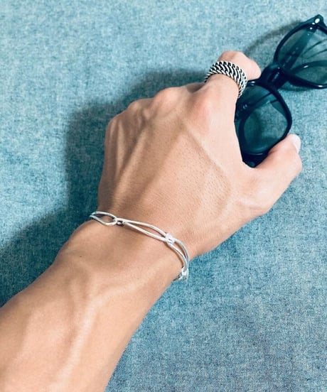 string bracelet A404