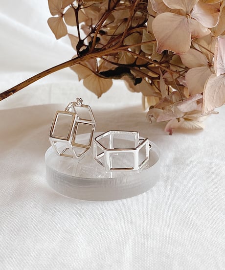 hexagon hoop pierce E205