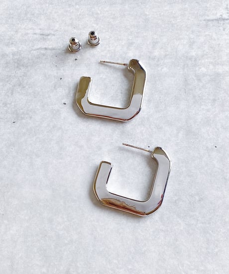 square hoop pierce F207