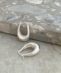 U-shaped pierce G409