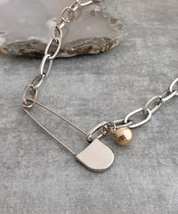 safety pin necklace H205