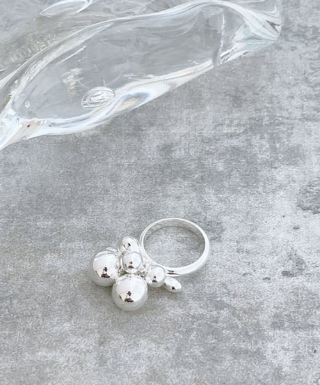 silver ball ring A409