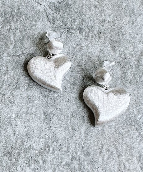 heart pierce B411